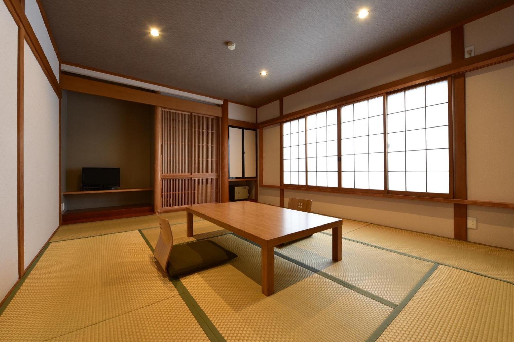 ホテル ひなたみ館 中之条町 エクステリア 写真